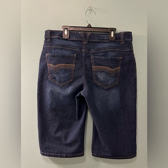 NWOT … EDDIE BAUER “Size: 4” Denim Shorts - Picture 4 of 6